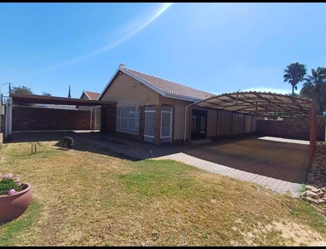 3 BEDROOM HOUSE FOR SALE IN BOOYSENS